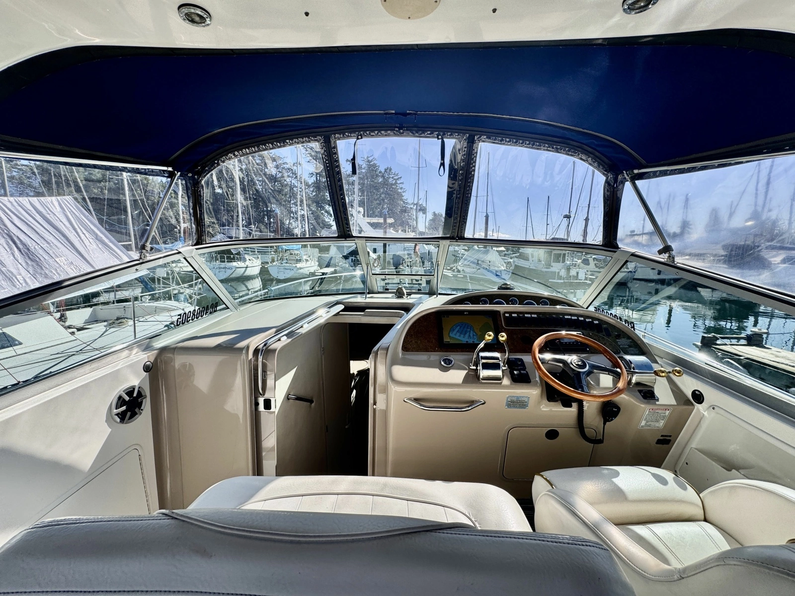2000 Sea Ray 310 31