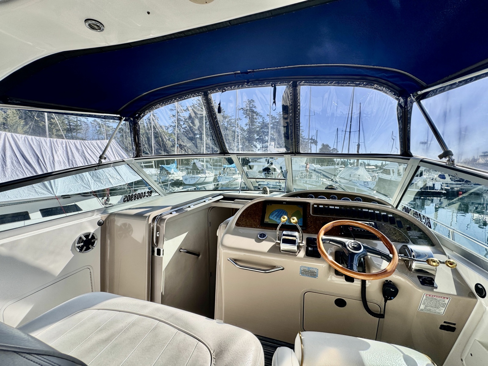 2000 Sea Ray 310 31