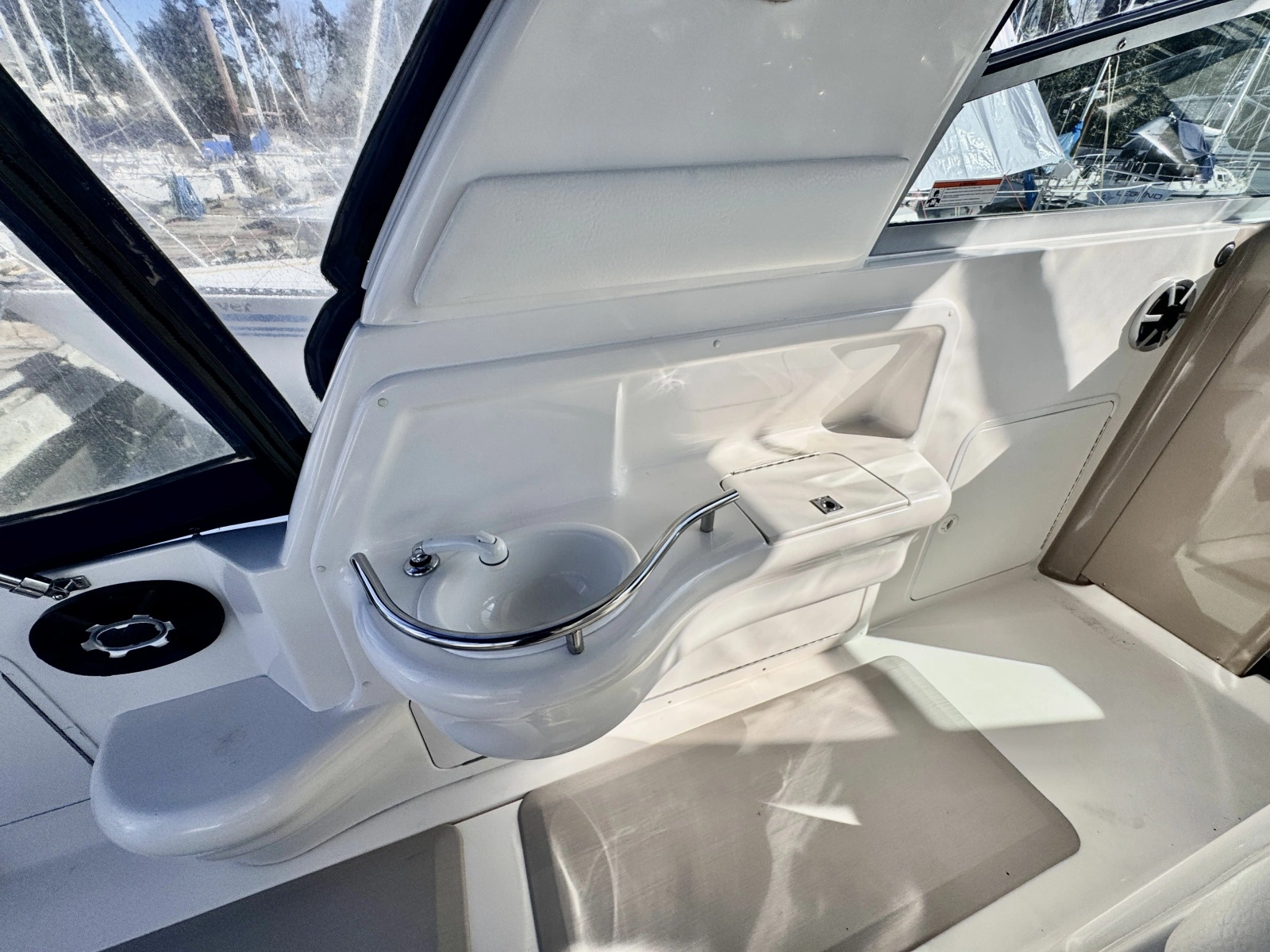 2000 Sea Ray 310 31