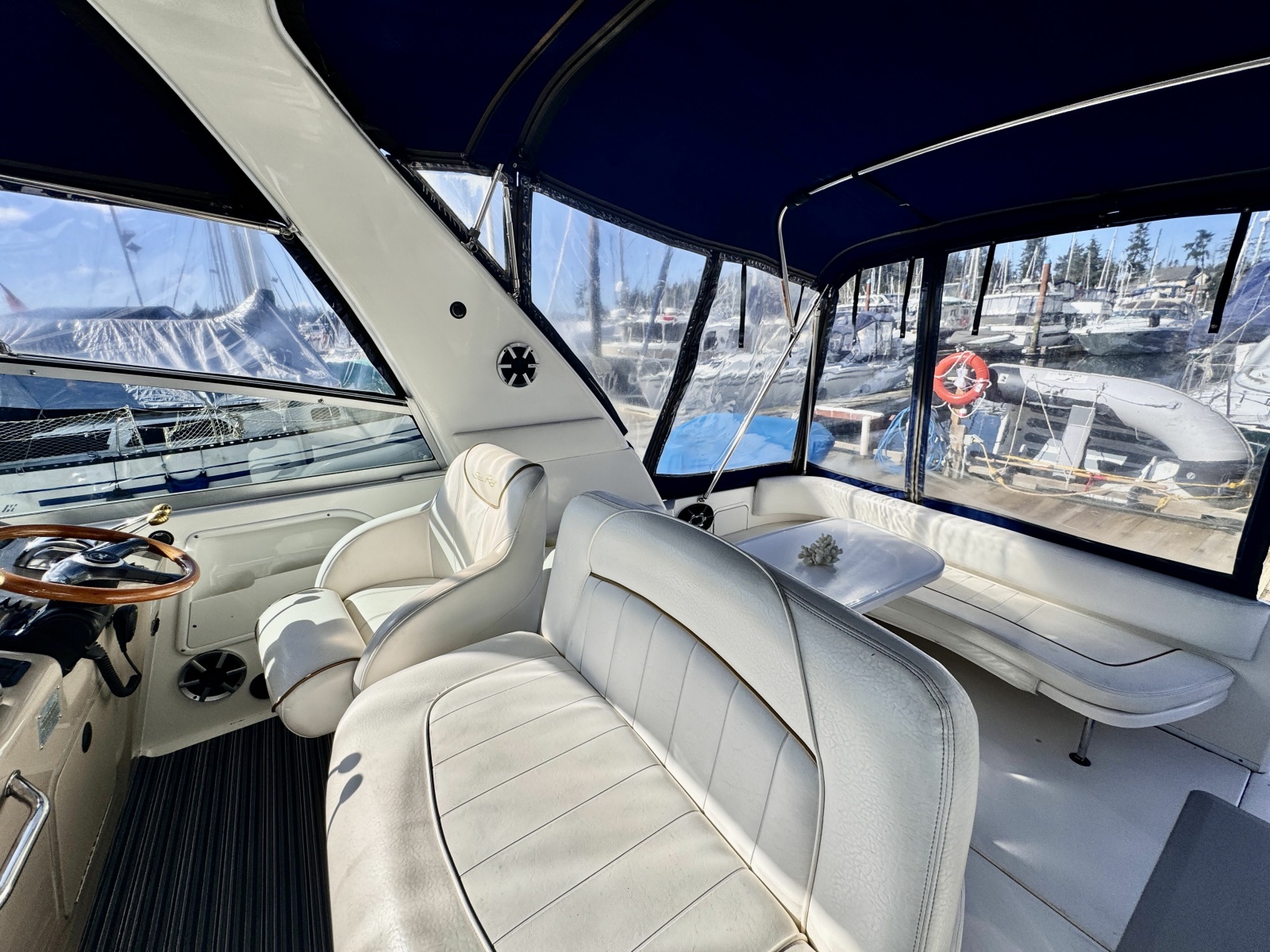 2000 Sea Ray 310 31