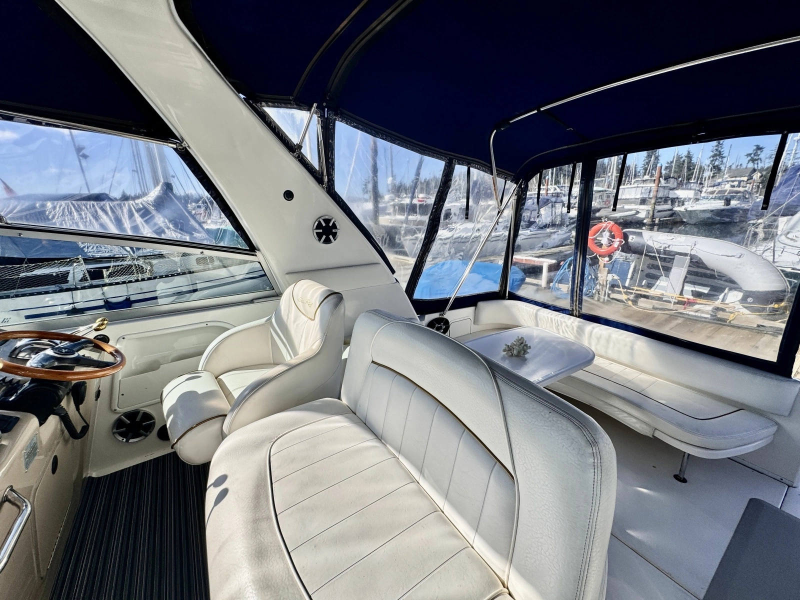 2000 Sea Ray 310 31