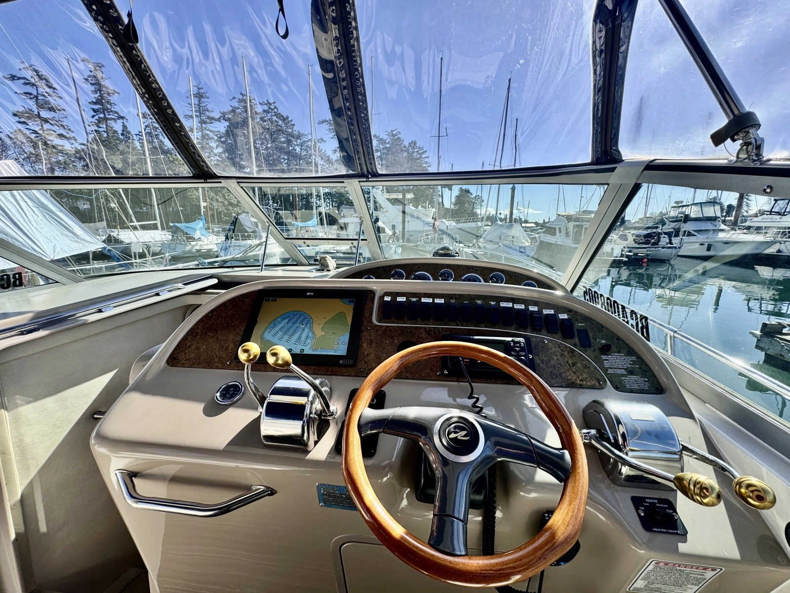2000 Sea Ray 310 31