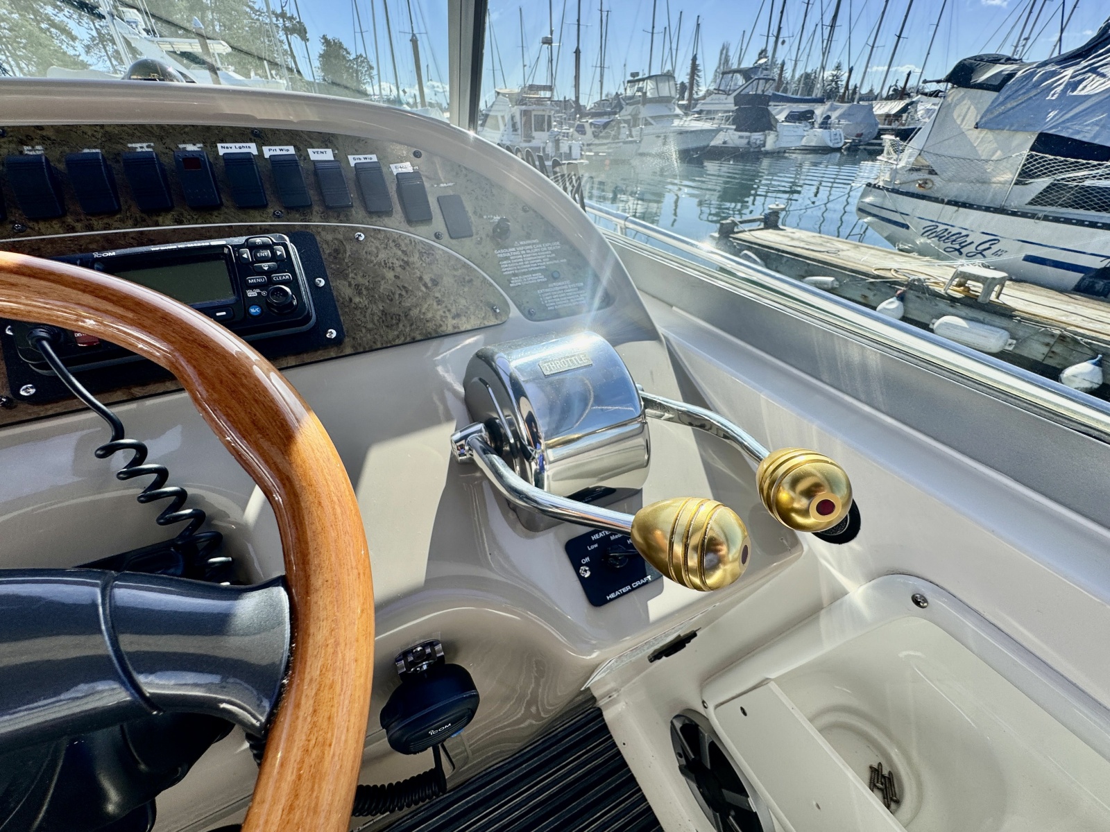 2000 Sea Ray 310 31