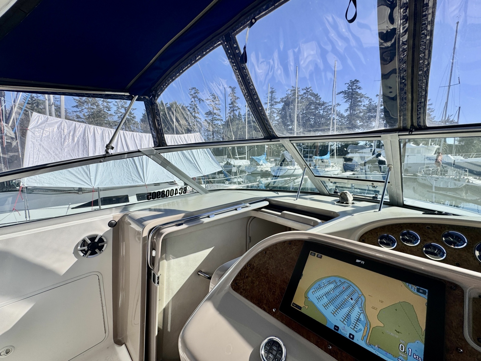 2000 Sea Ray 310 31