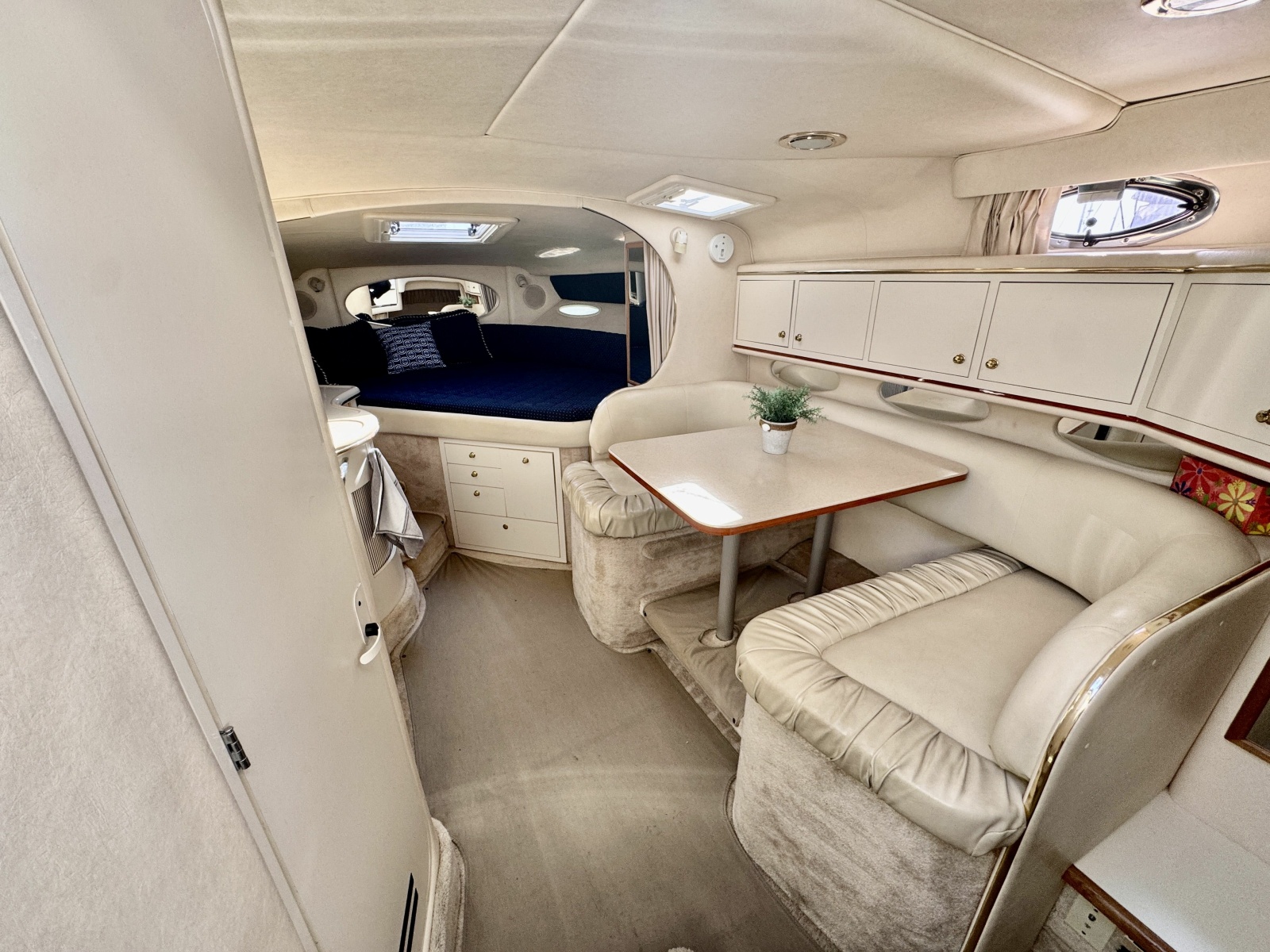2000 Sea Ray 310 31