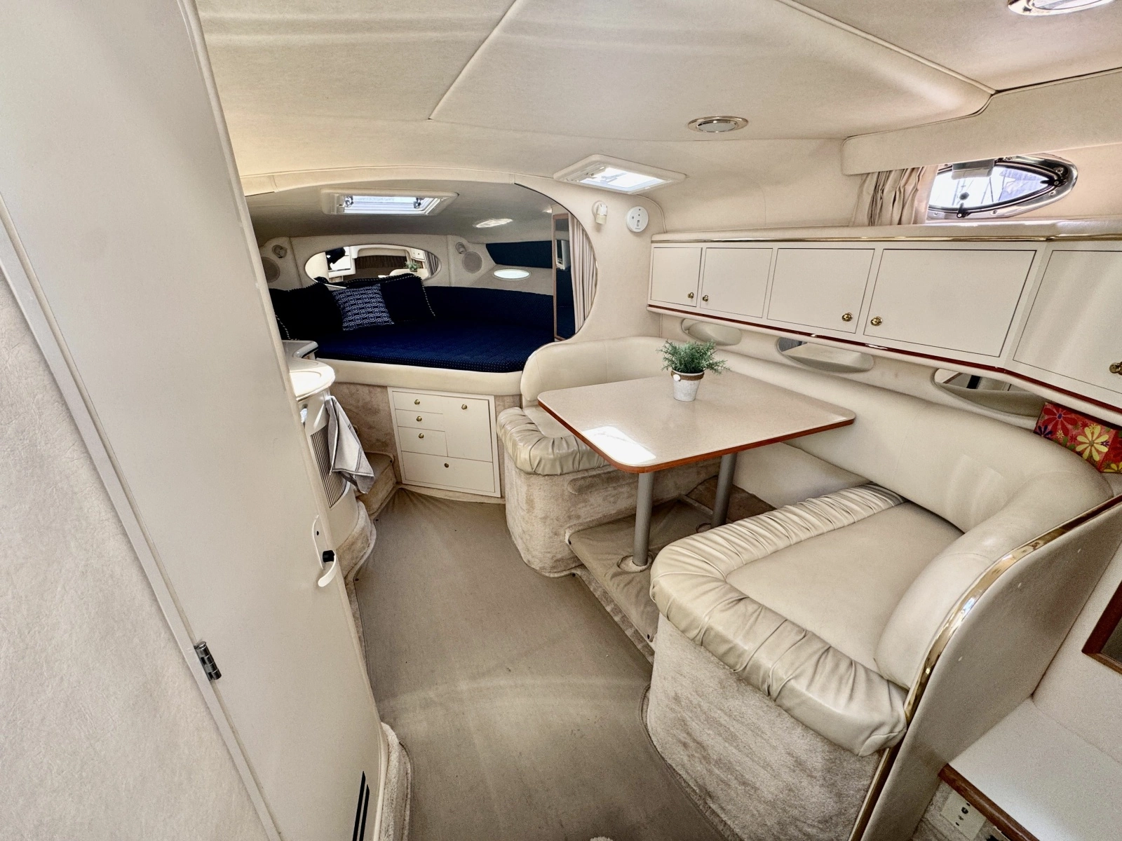 2000 Sea Ray 310 31