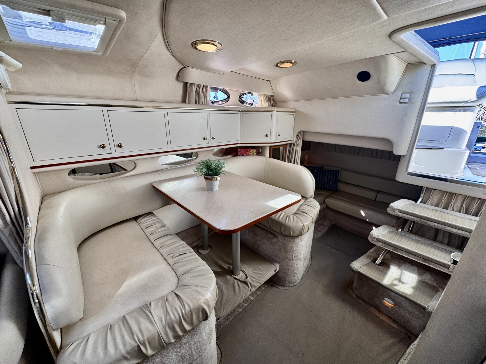 2000 Sea Ray 310 31