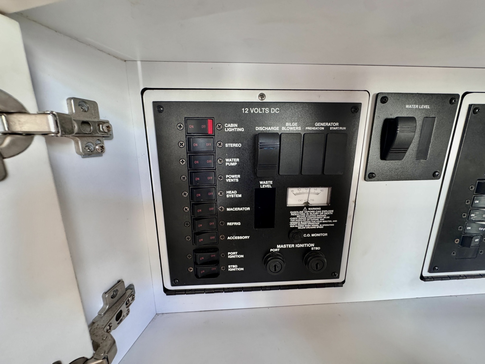 2000 Sea Ray 310 31