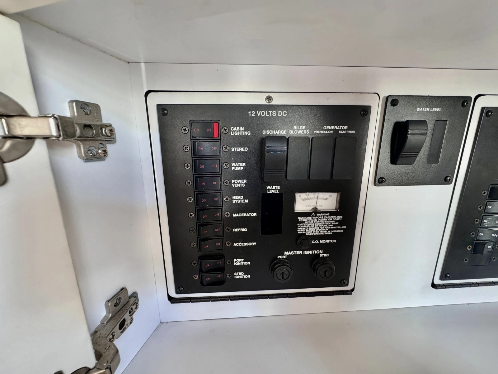 2000 Sea Ray 310 31