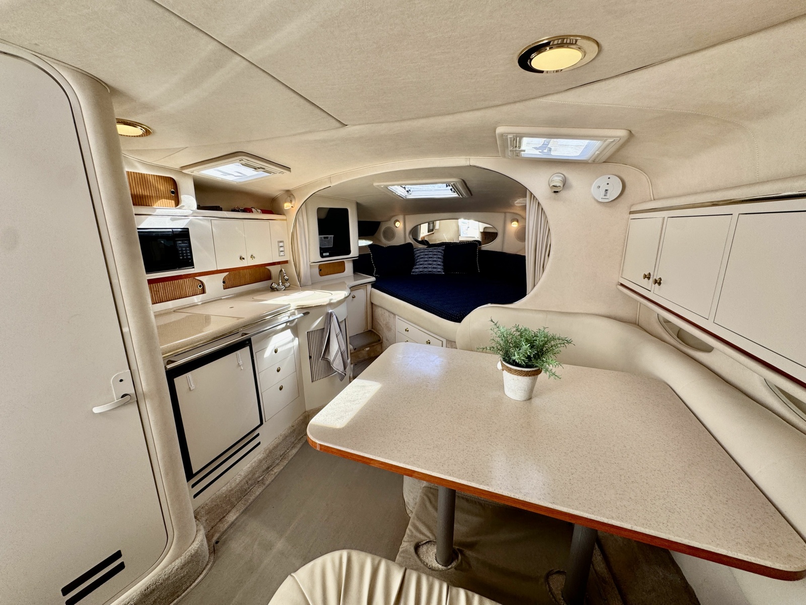 2000 Sea Ray 310 31