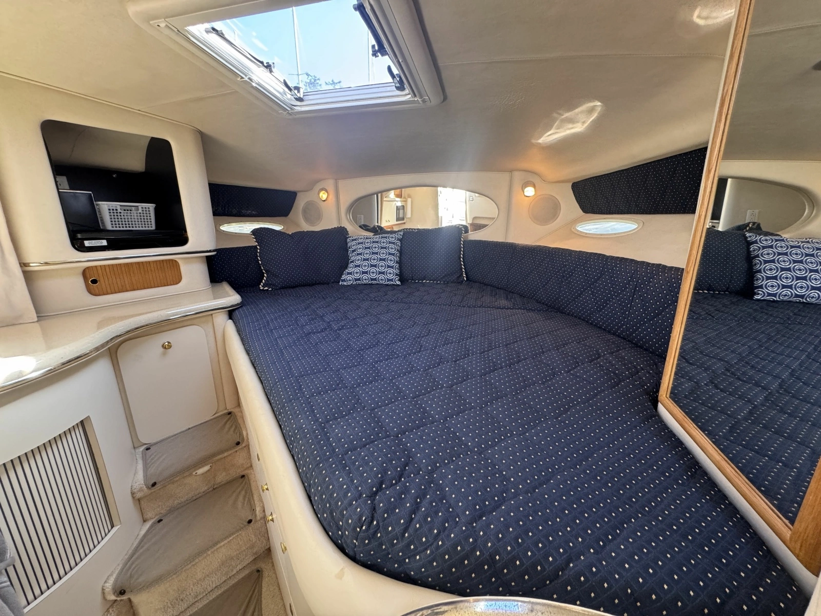 2000 Sea Ray 310 31