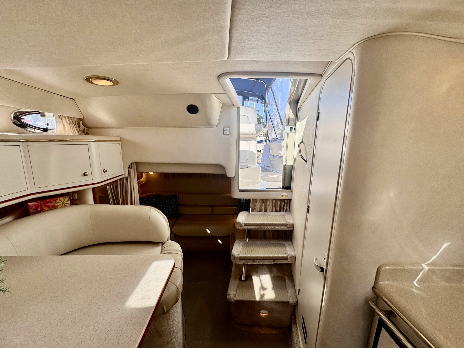 2000 Sea Ray 310 31