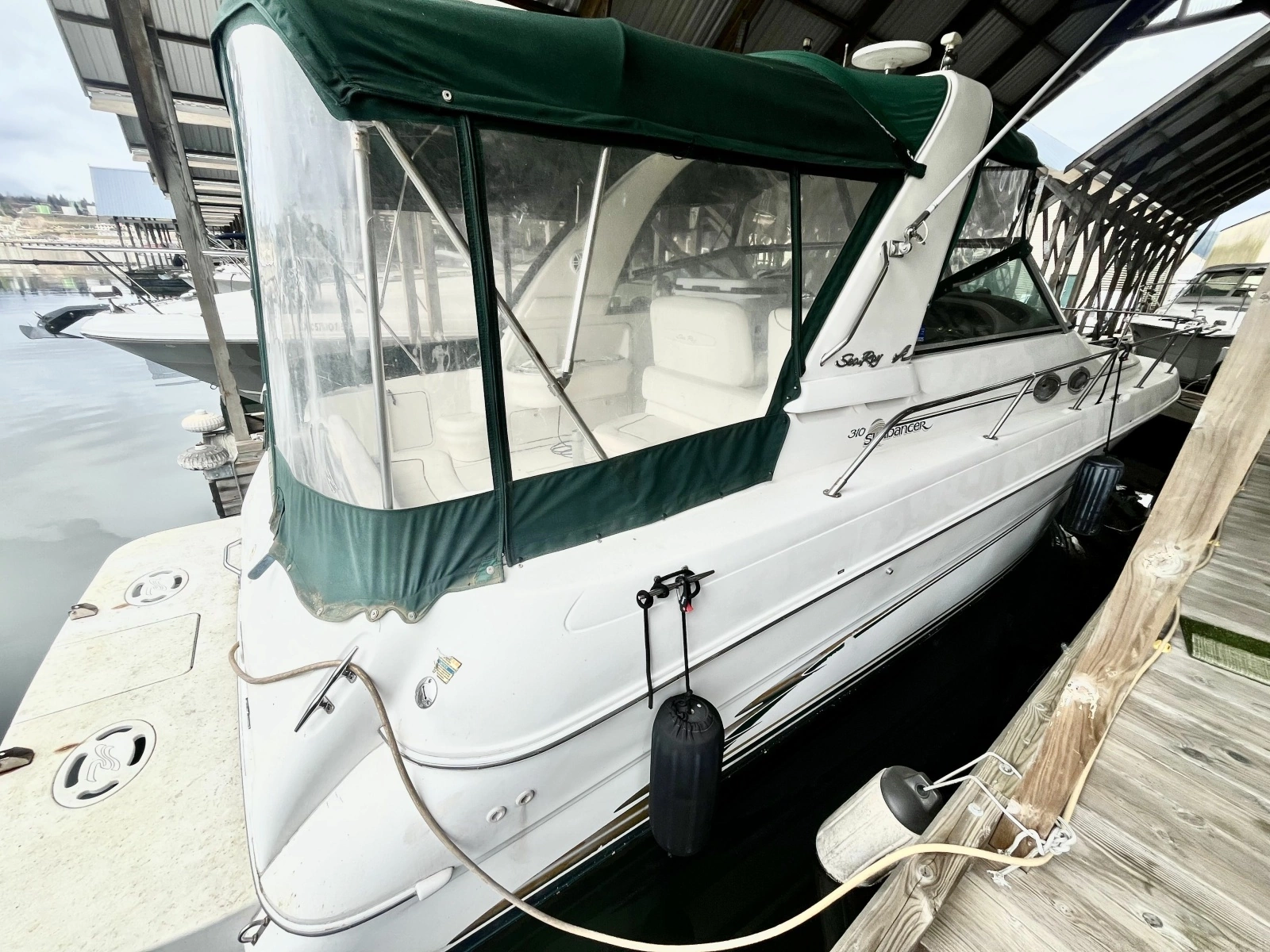 1999 Sea Ray 310 Sundancer 31
