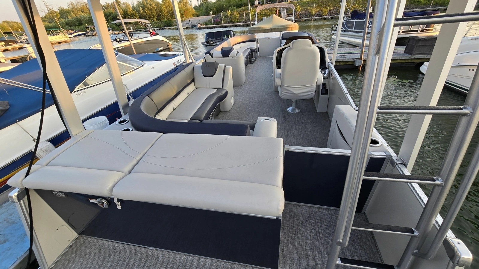 2023 Avalon Catalina 2585 CRFS Funship 25
