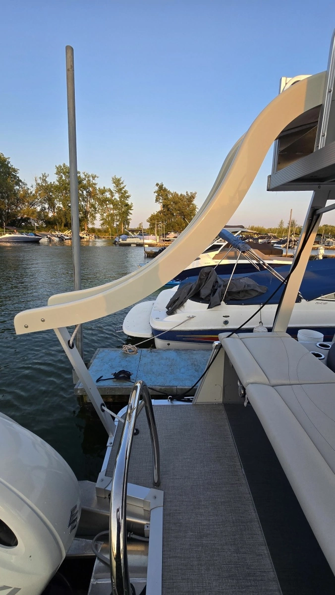 2023 Avalon Catalina 2585 CRFS Funship 25
