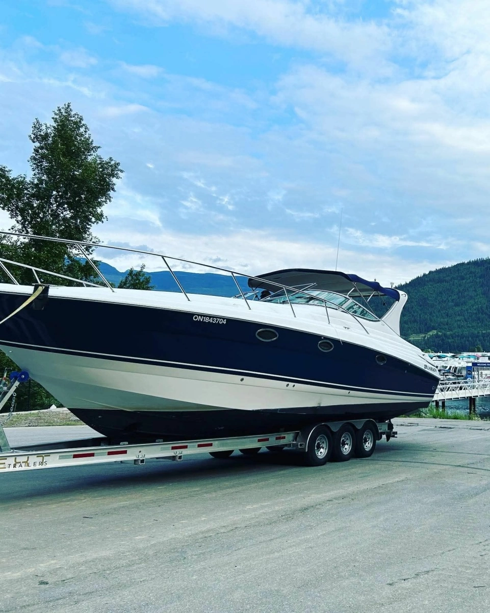 2006 Larson Cabrio 370 37