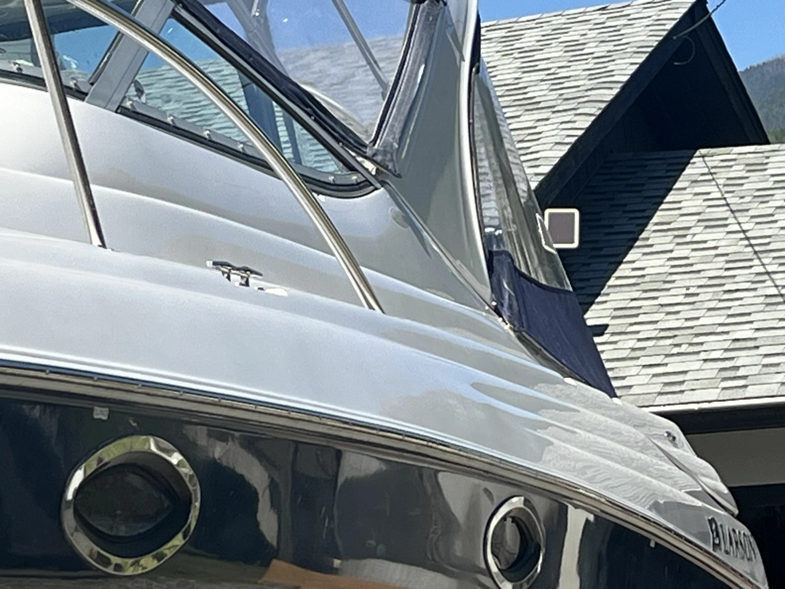 2006 Larson Cabrio 370 37
