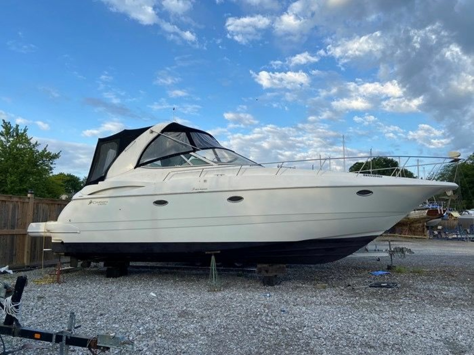 2002 Cruisers Yachts 3672 40