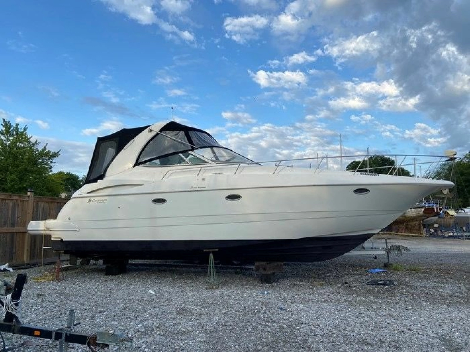 2002 Cruisers Yachts 3672 40