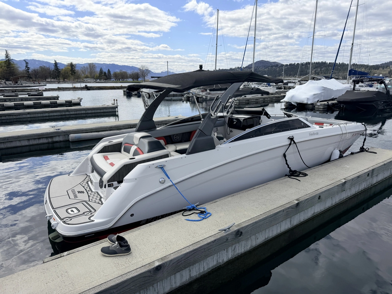 2023 Four Winns HD240 RS Surf 24