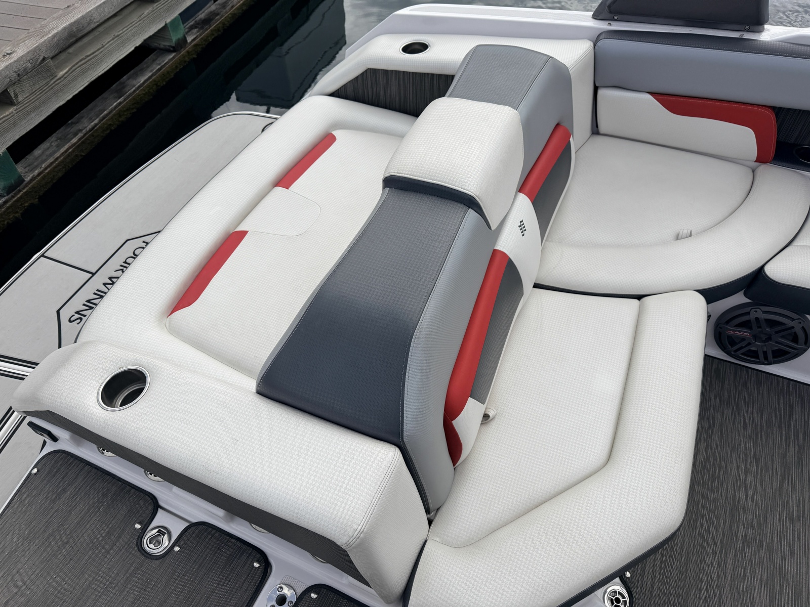 2023 Four Winns HD240 RS Surf 24