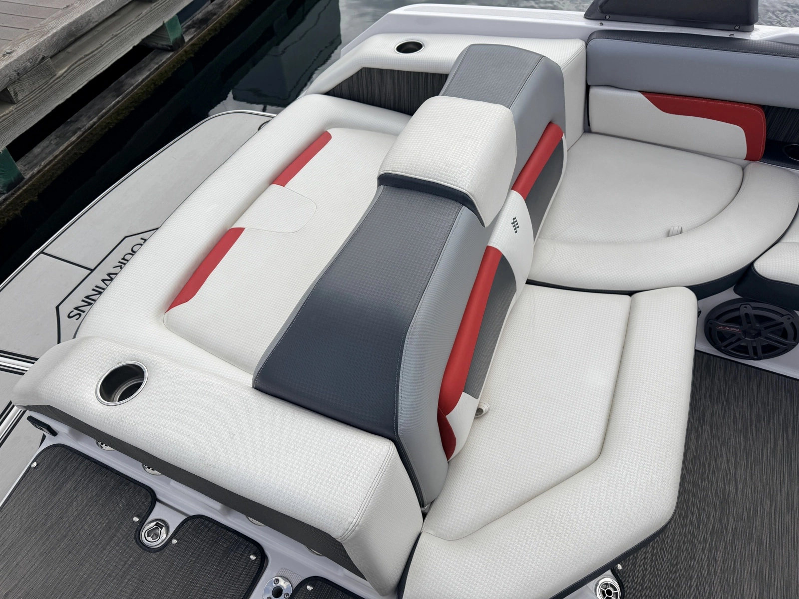 2023 Four Winns HD240 RS Surf 24