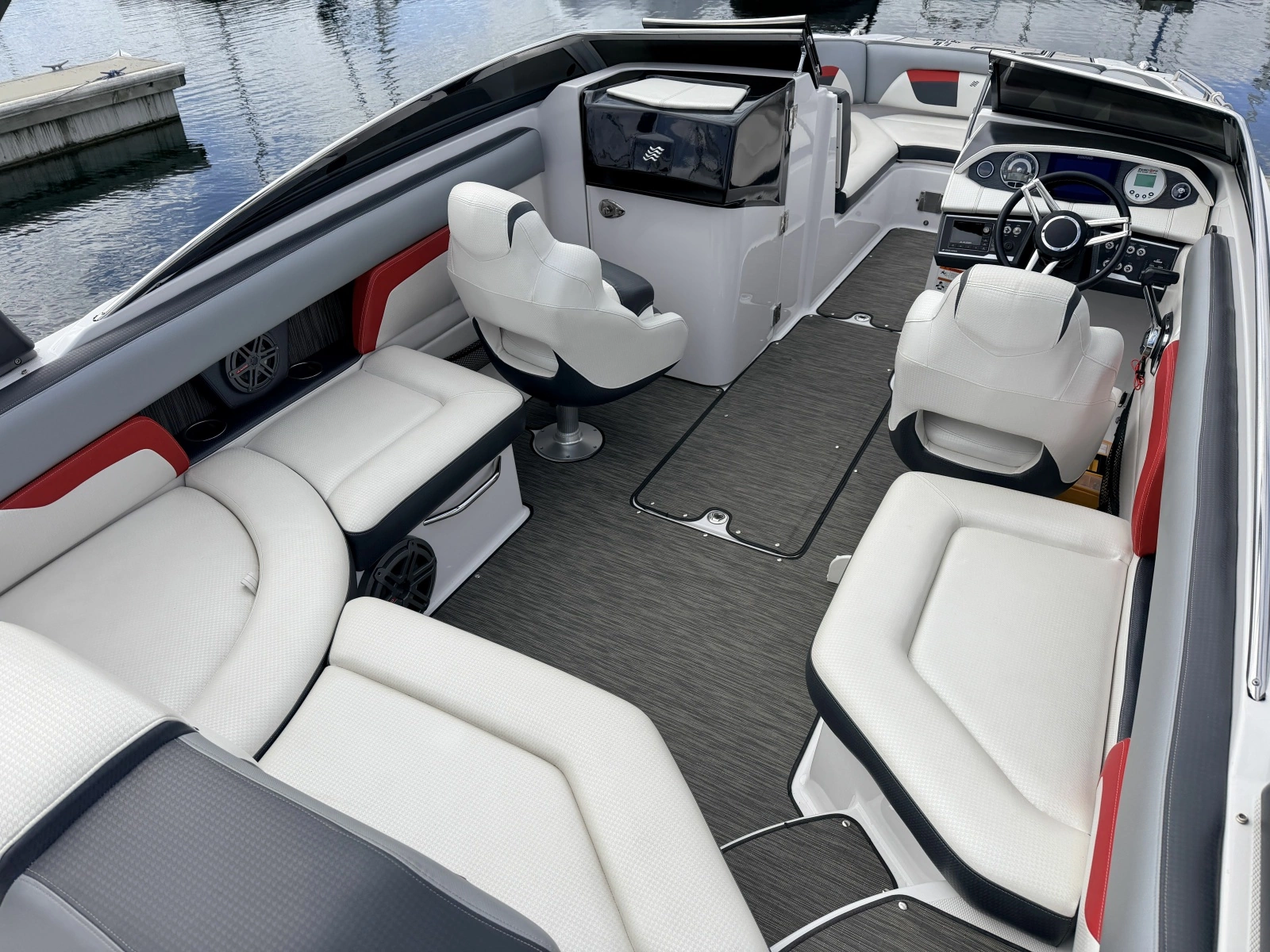 2023 Four Winns HD240 RS Surf 24