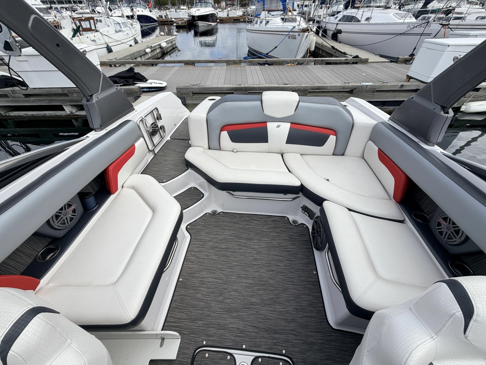 2023 Four Winns HD240 RS Surf 24