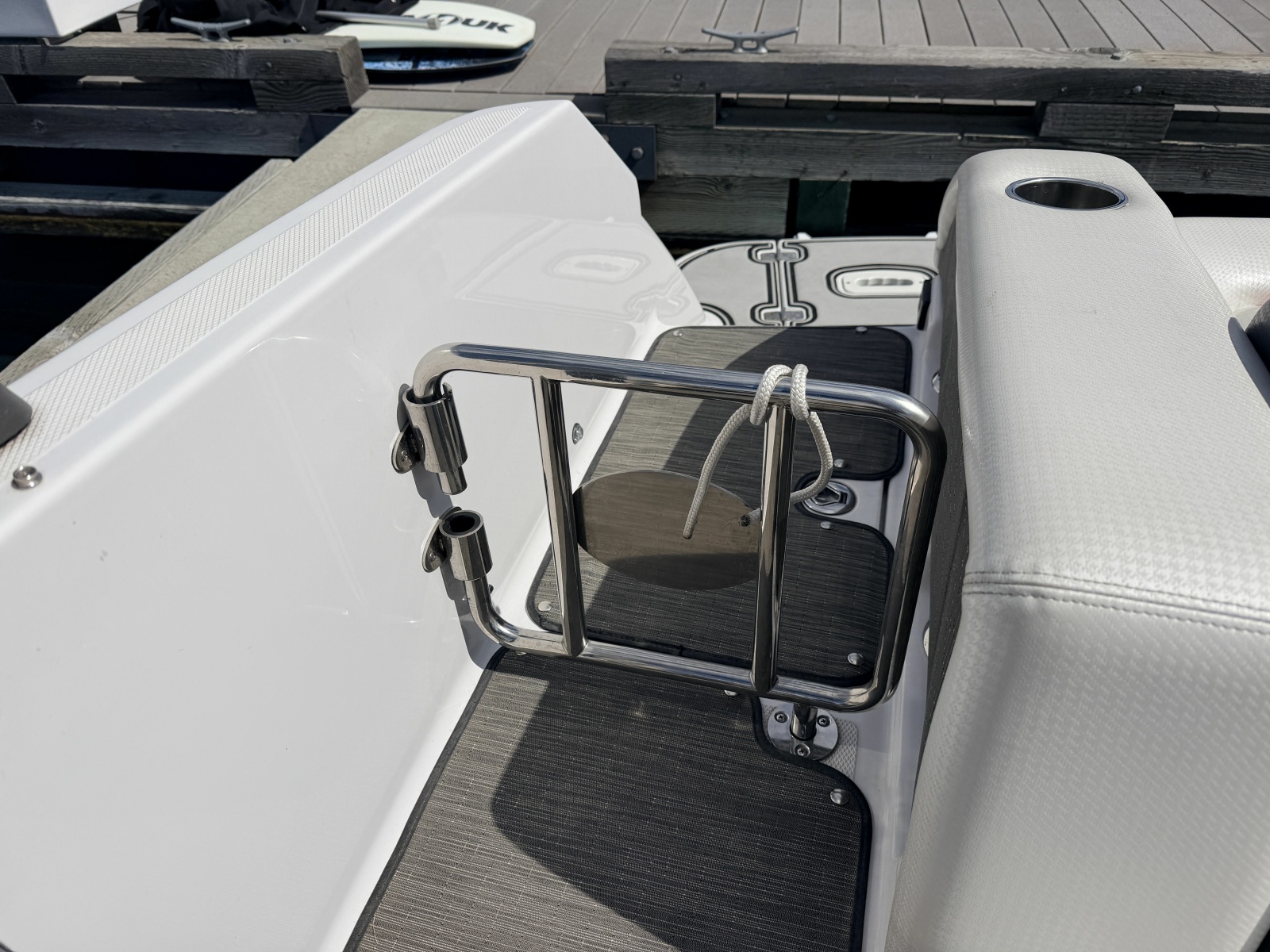 2023 Four Winns HD240 RS Surf 24