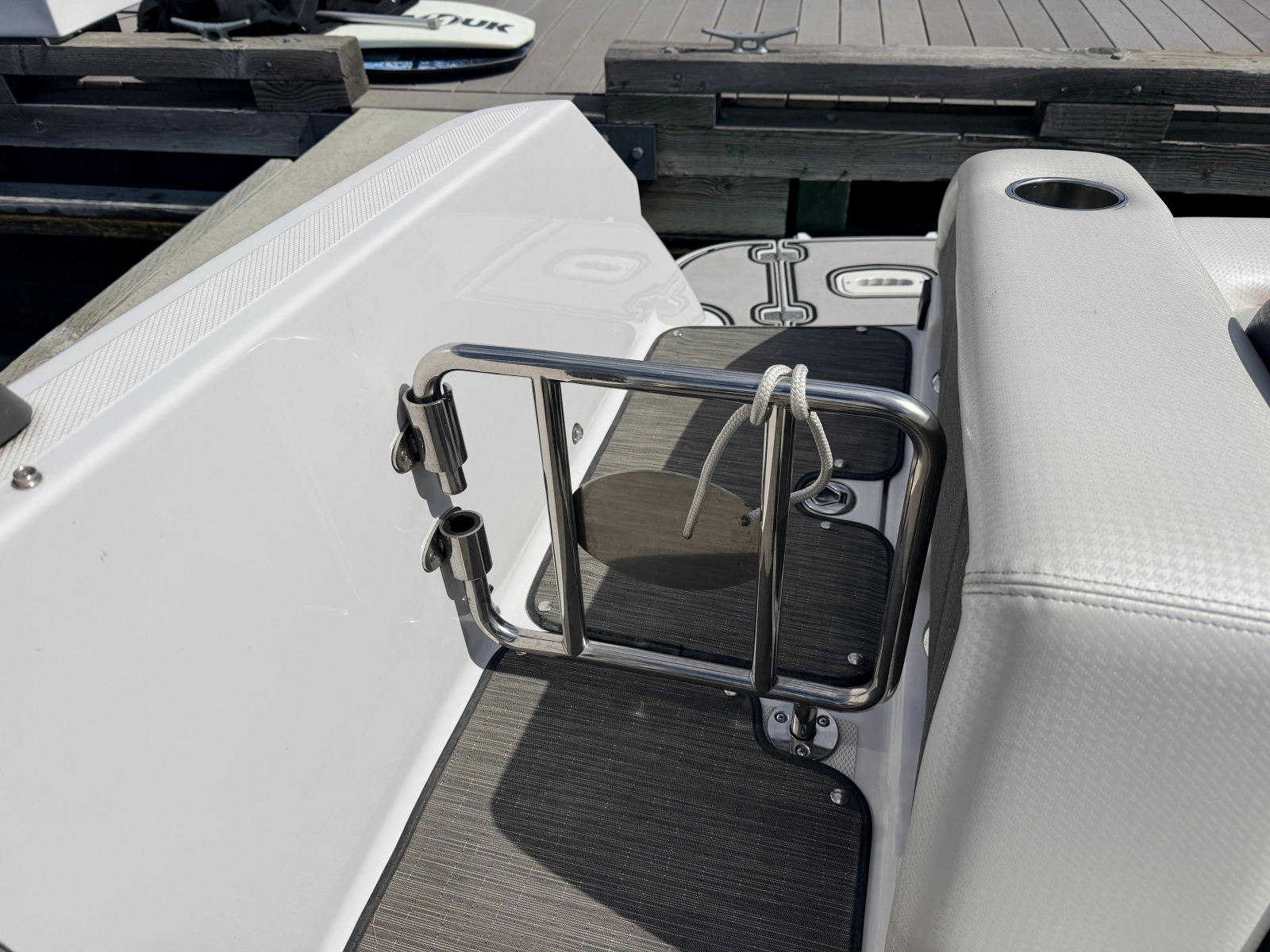 2023 Four Winns HD240 RS Surf 24