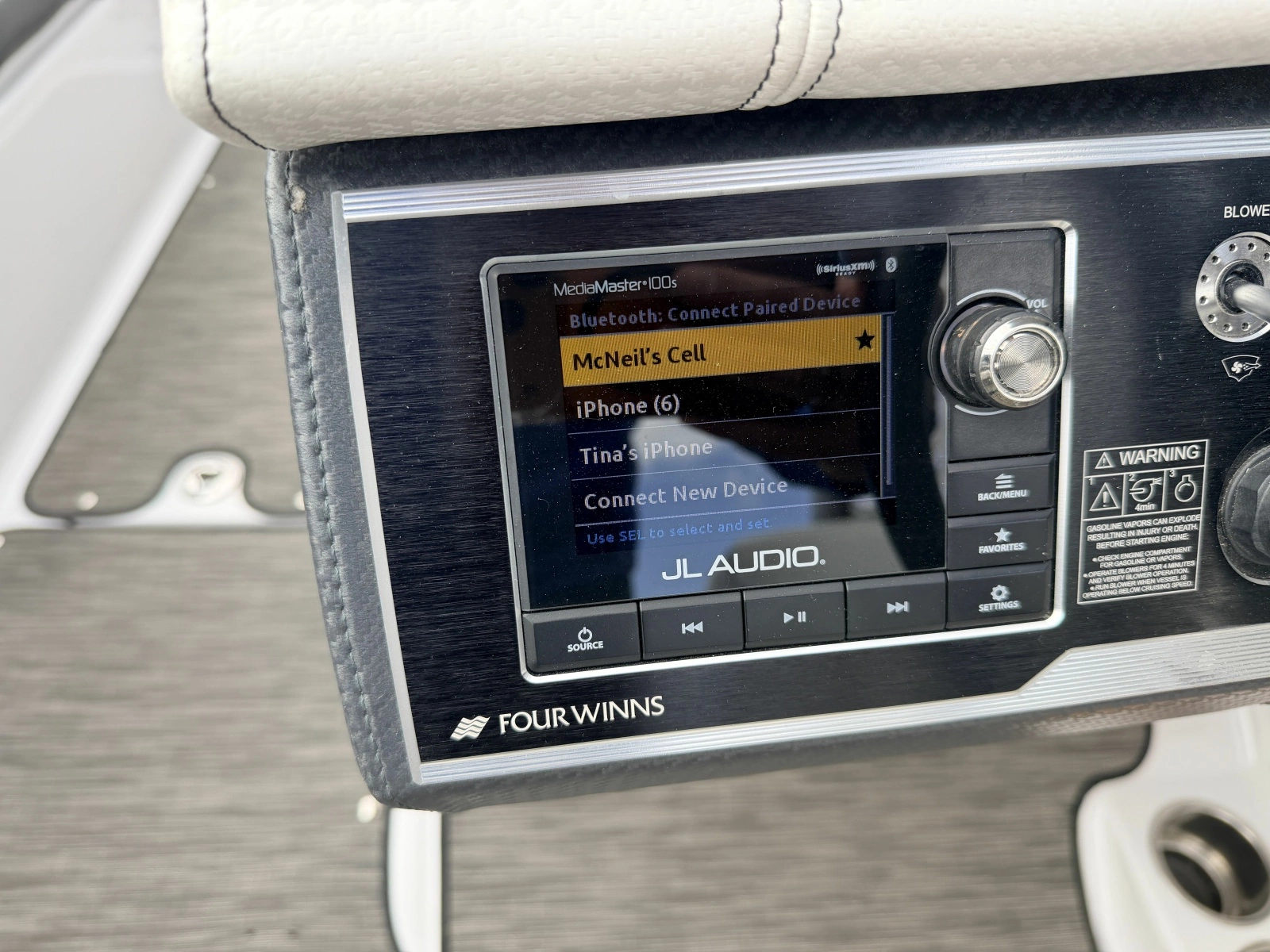2023 Four Winns HD240 RS Surf 24