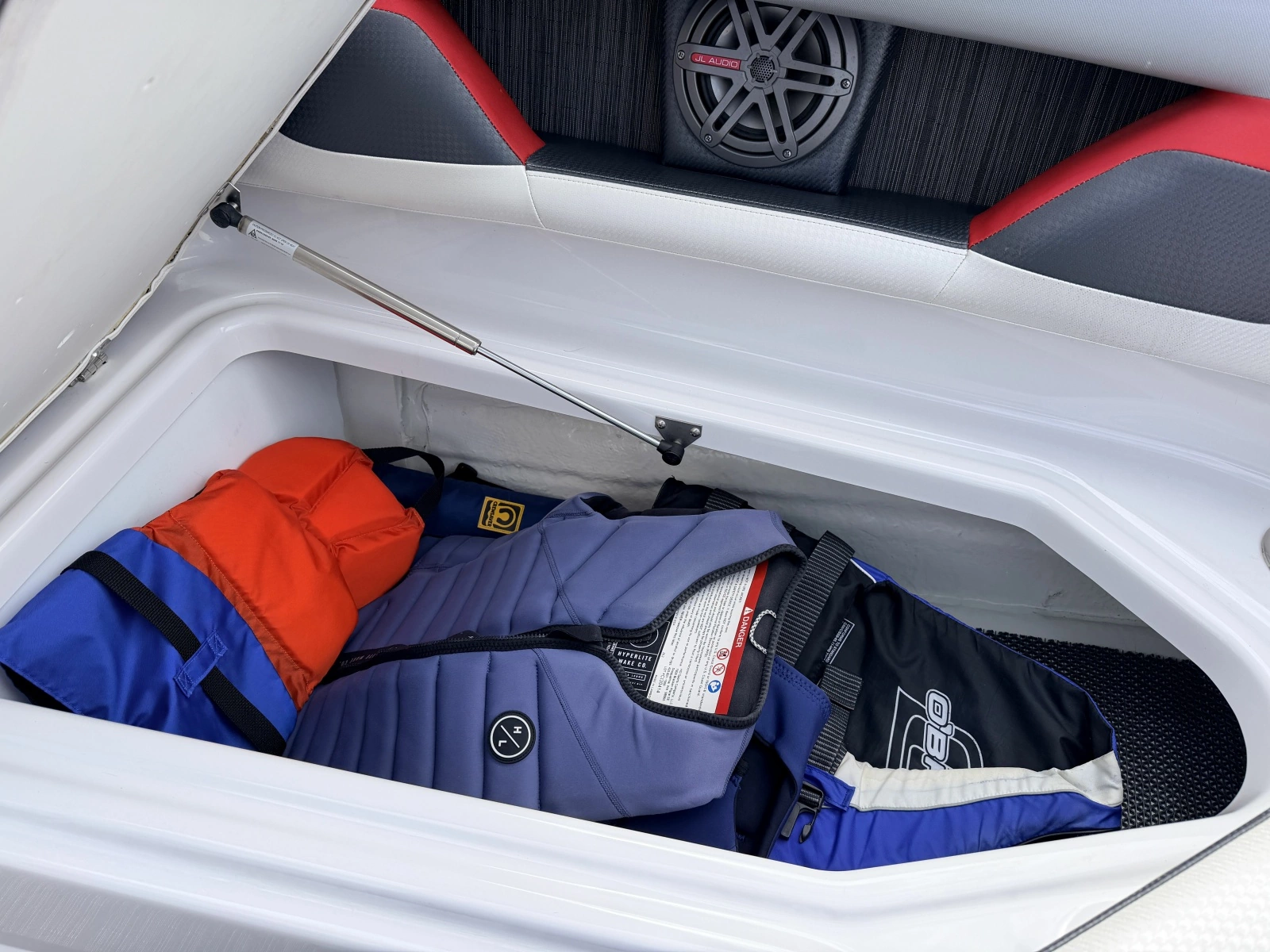 2023 Four Winns HD240 RS Surf 24
