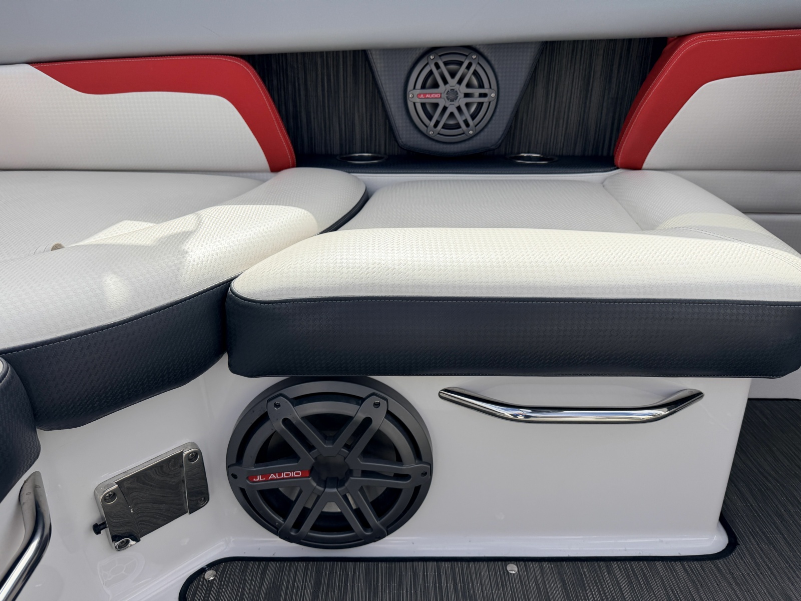 2023 Four Winns HD240 RS Surf 24