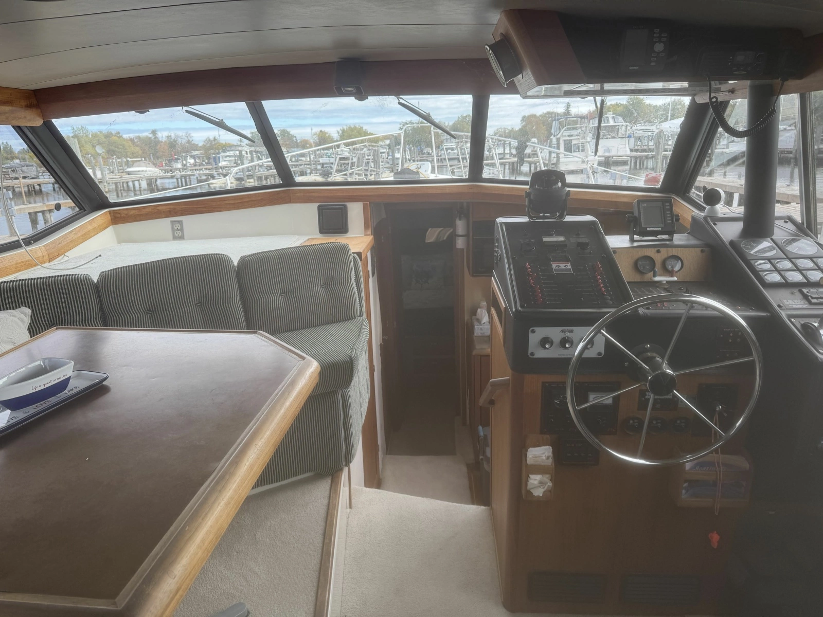 1990 Bayliner 3888 Motoryacht 38