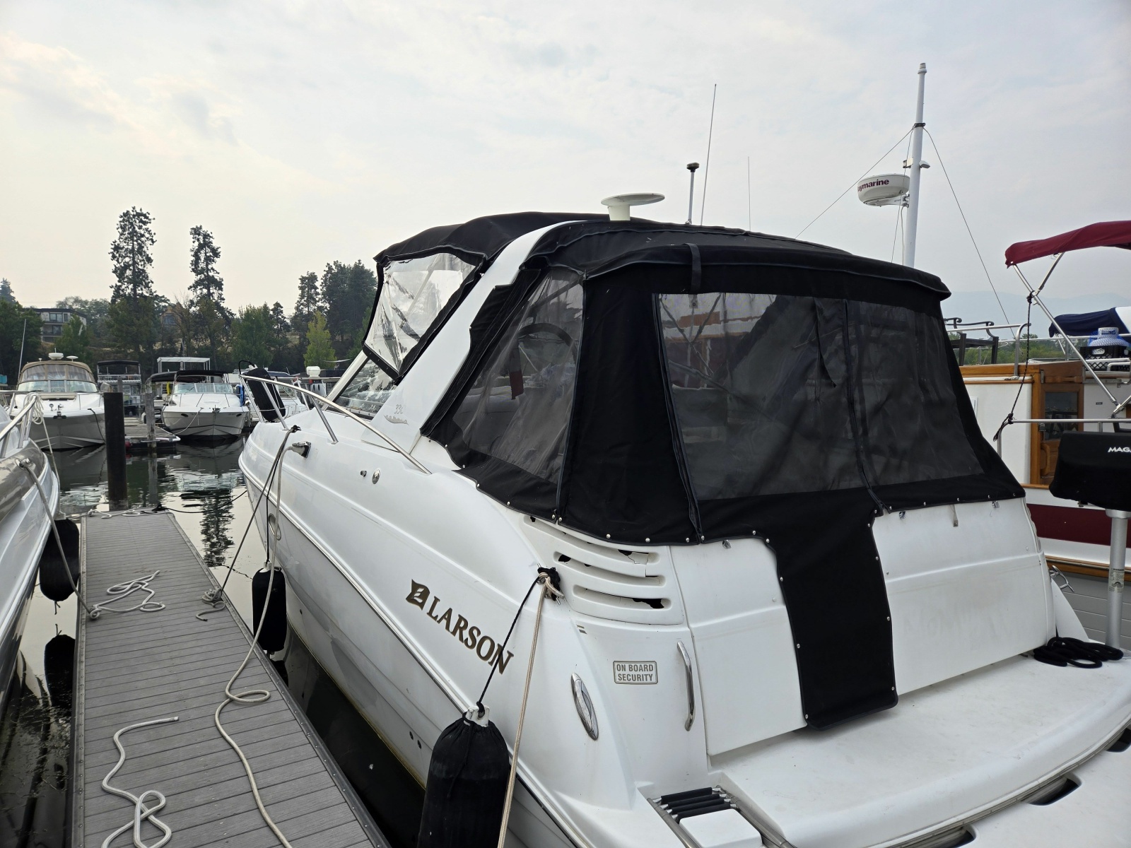 2000 Larson Cabrio 330 33