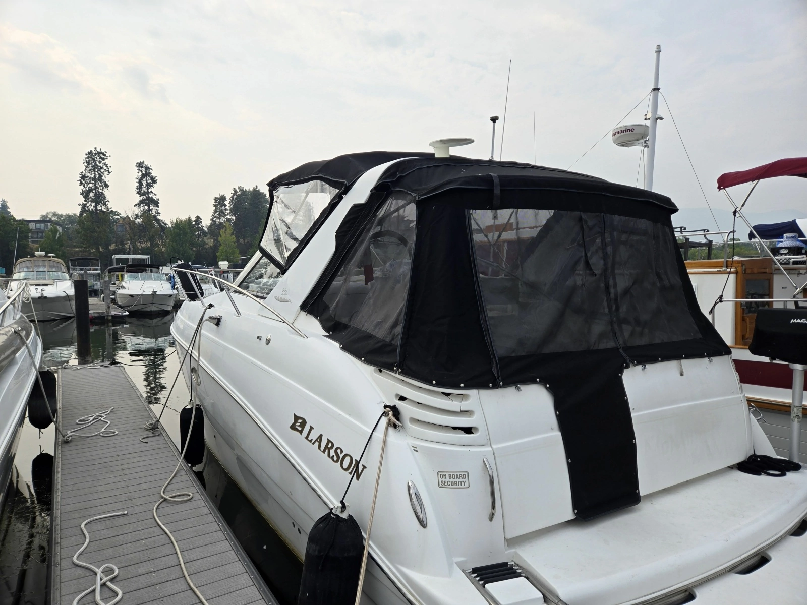 2000 Larson Cabrio 330 33