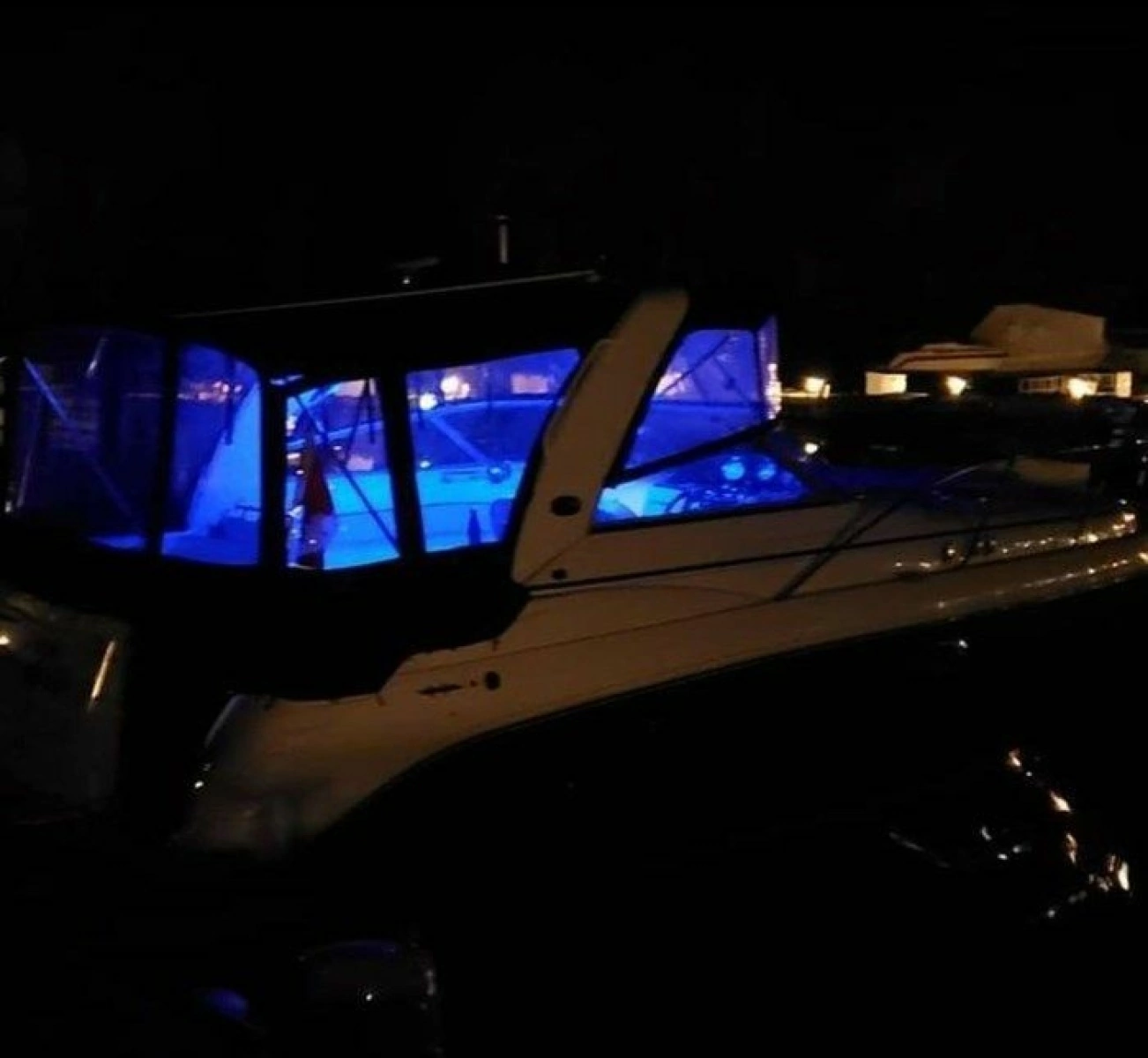 2008 Rinker 320 32
