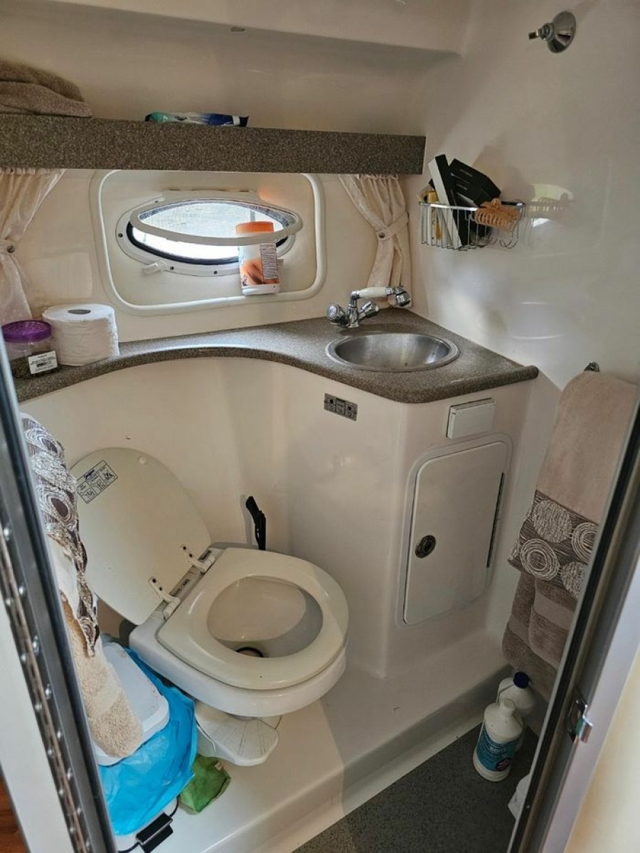 2008 Rinker 320 32