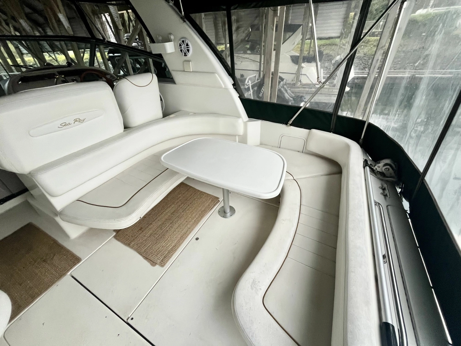 1999 Sea Ray 310 Sundancer 31