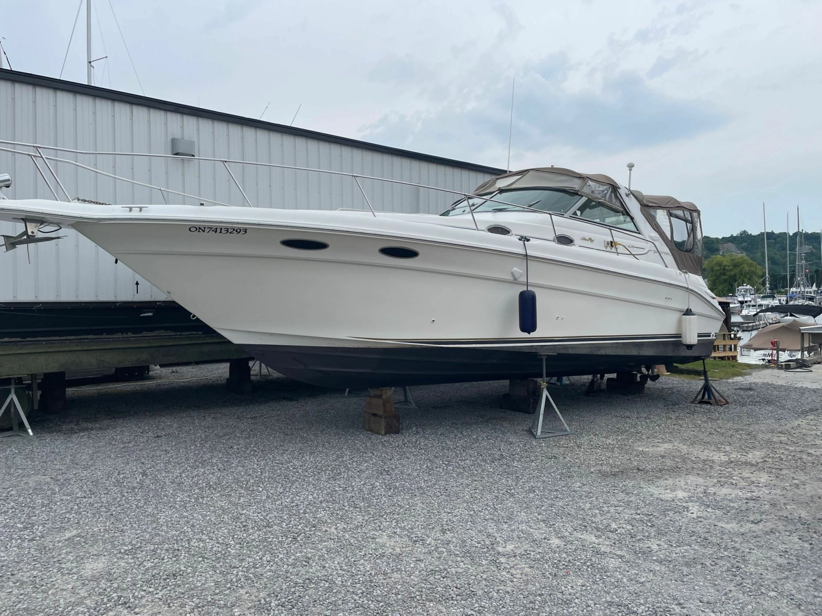 1997 Sea Ray 330 Sundancer 33