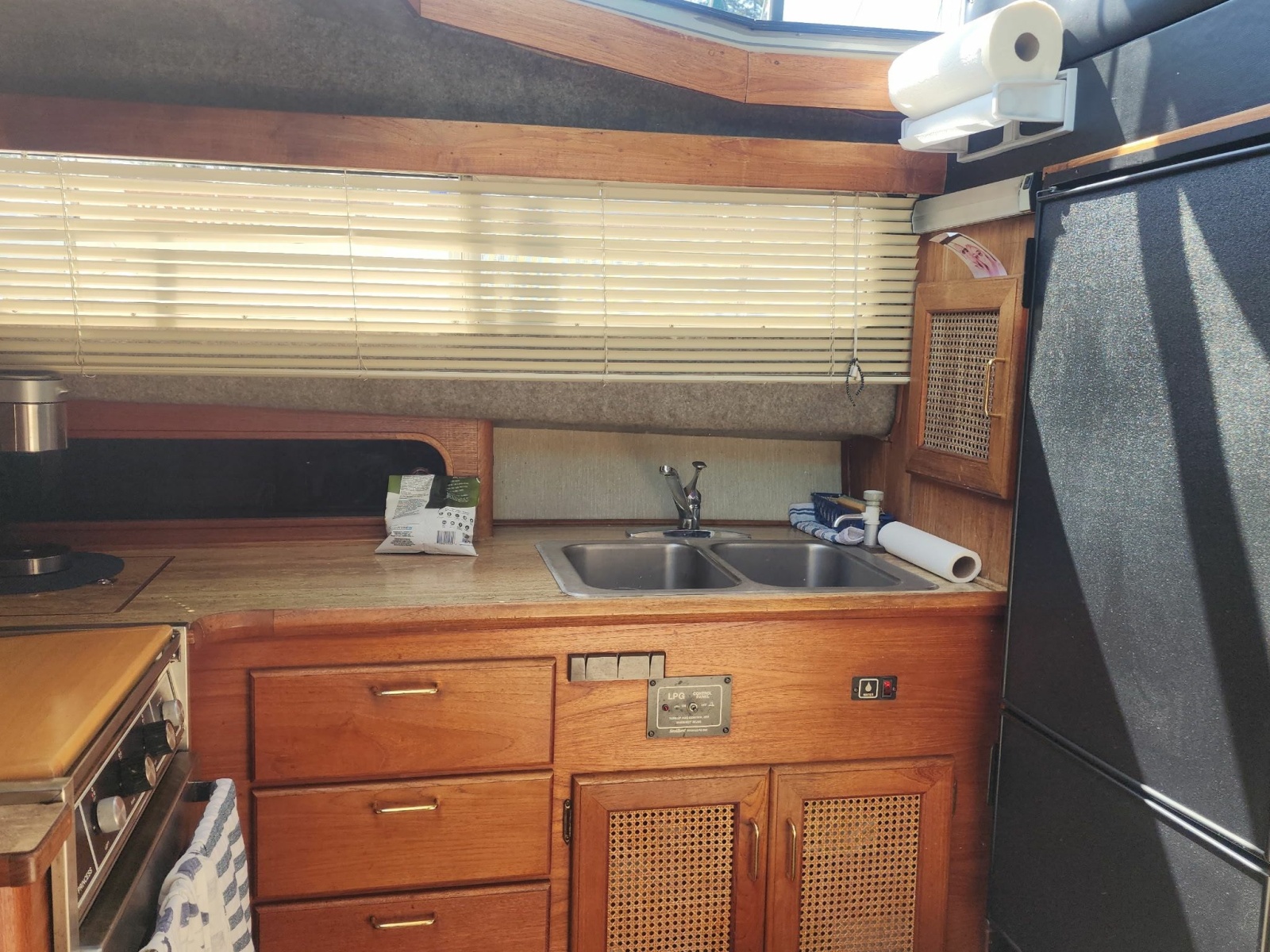1985 Bayliner 3870 Motoryacht 38