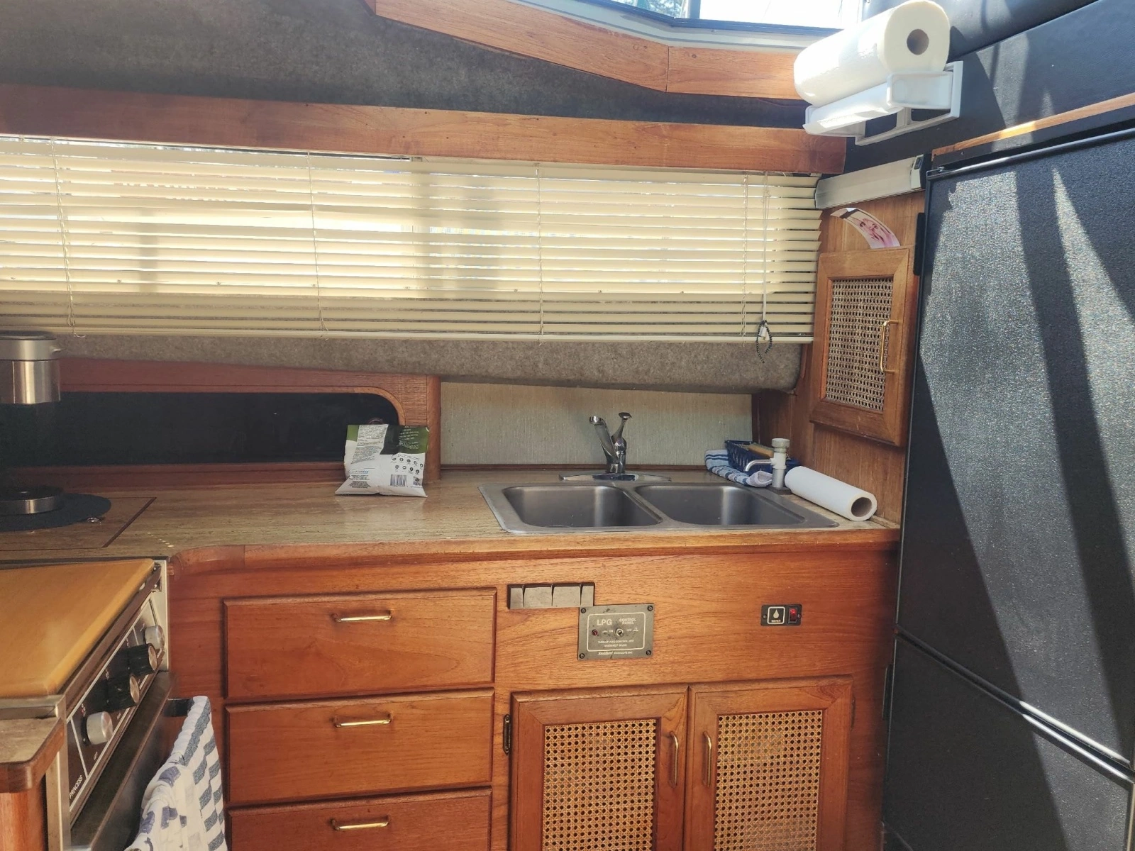 1985 Bayliner 3870 Motoryacht 38