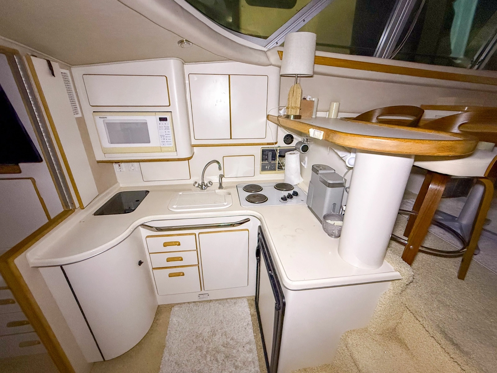1996 Sea Ray 370 Sedan Bridge 37