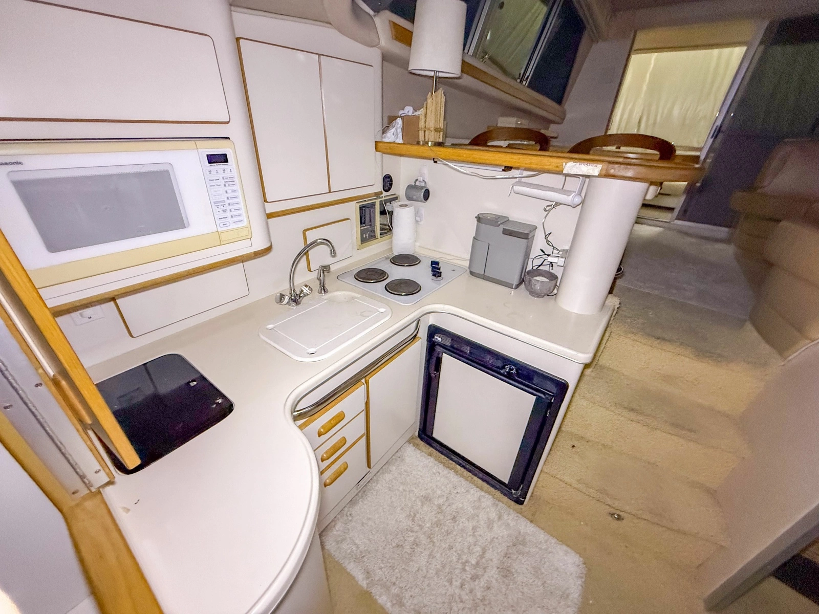 1996 Sea Ray 370 Sedan Bridge 37