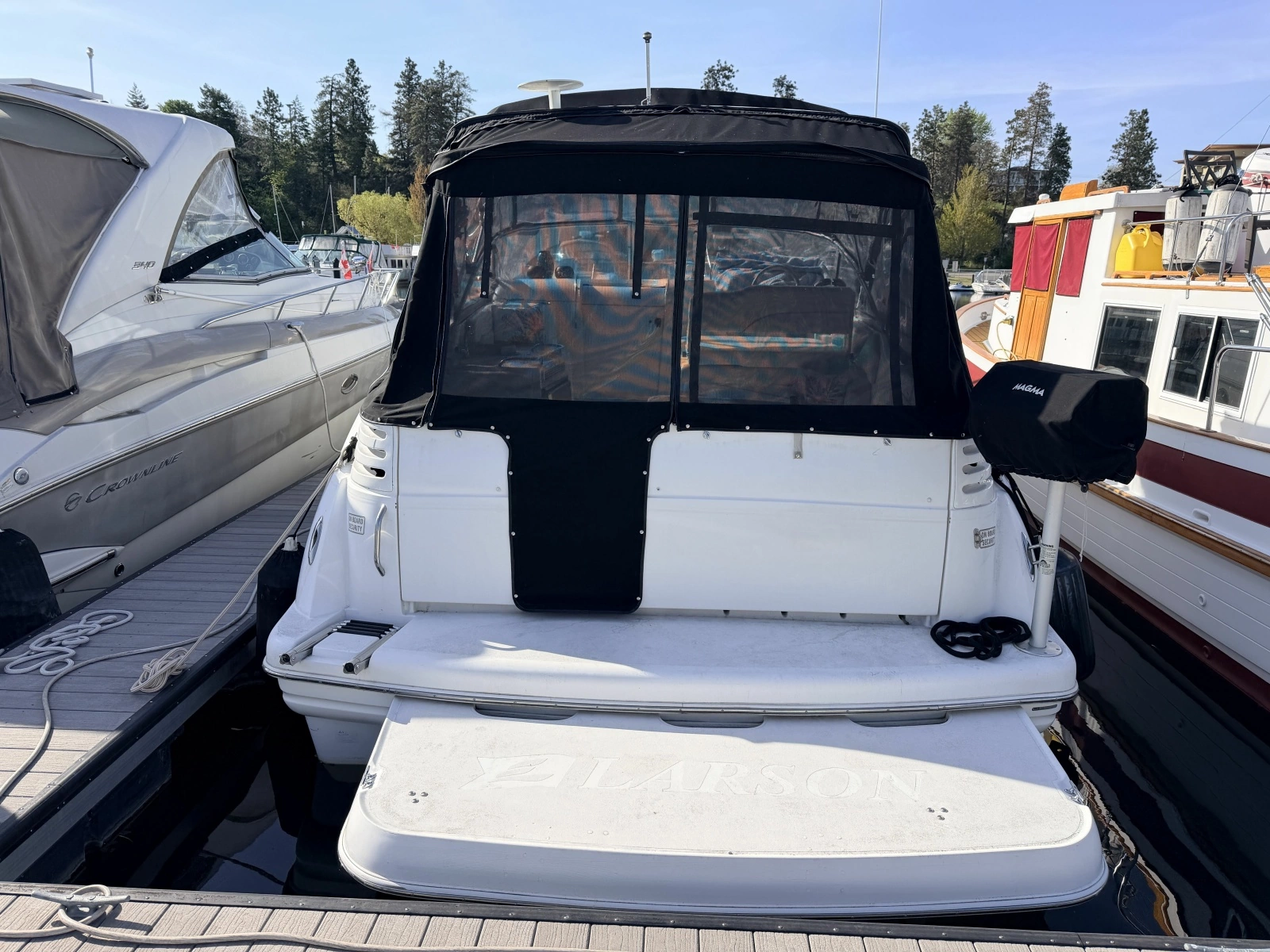 2000 Larson Cabrio 330 33