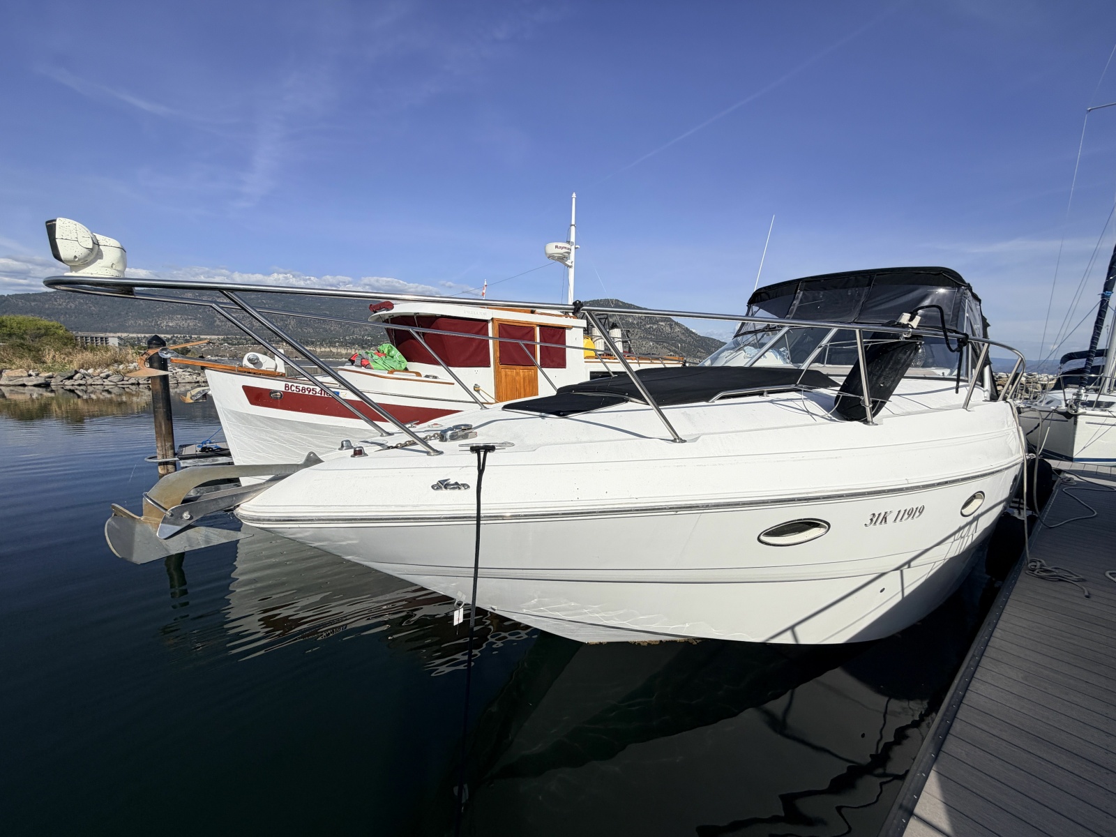 2000 Larson Cabrio 330 33