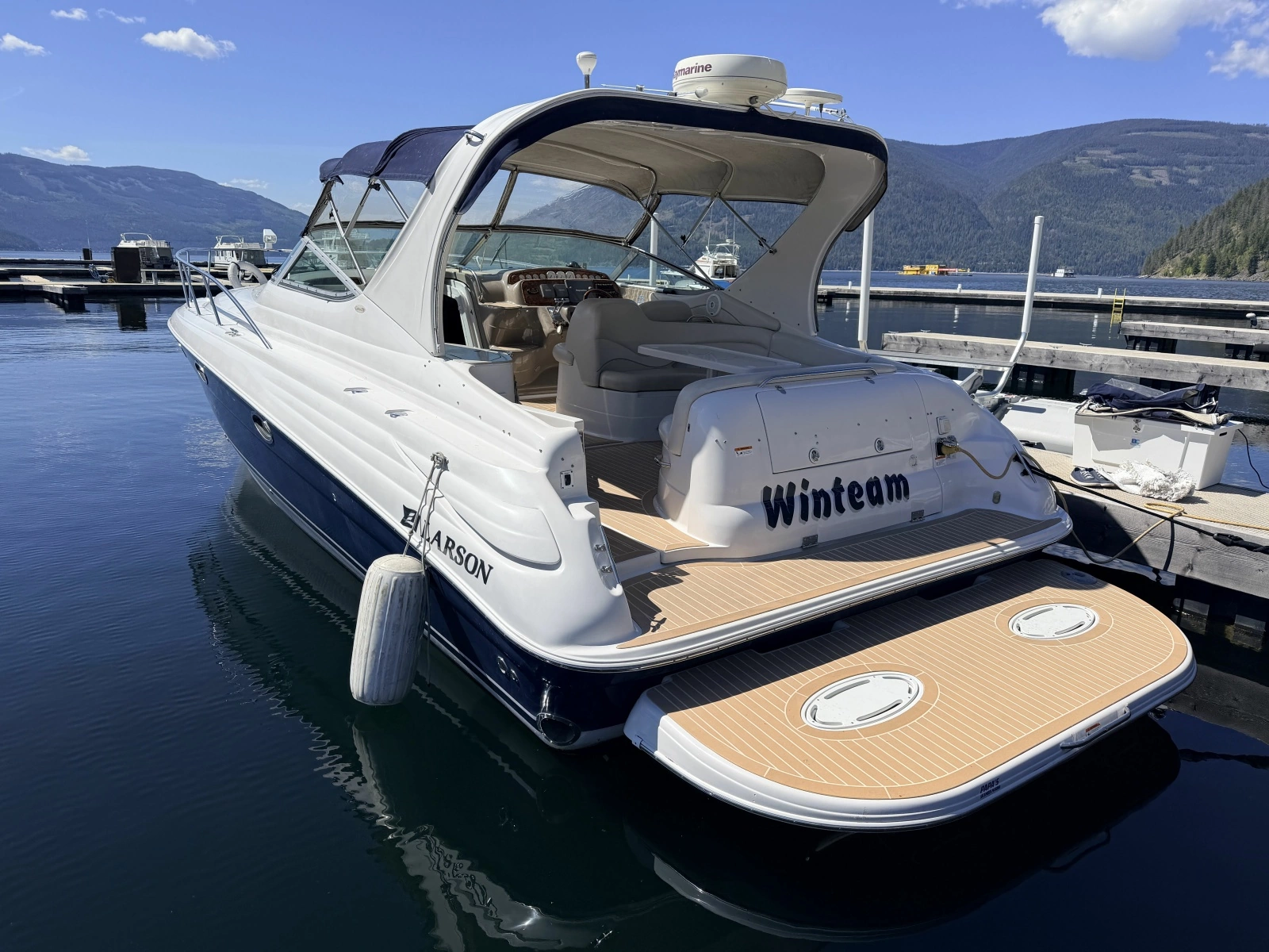 2006 Larson Cabrio 370 37