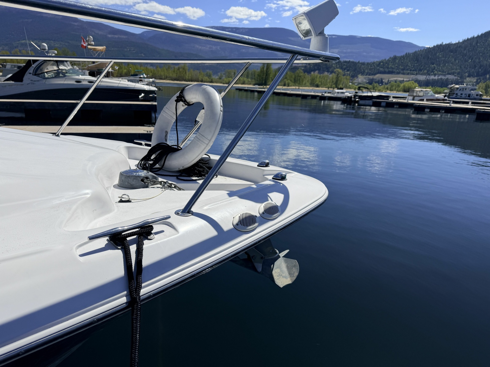 2006 Larson Cabrio 370 37