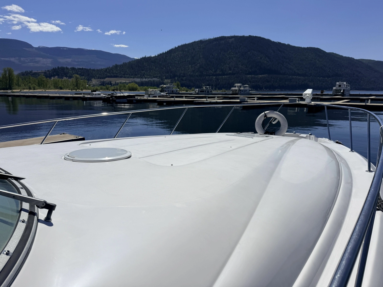 2006 Larson Cabrio 370 37