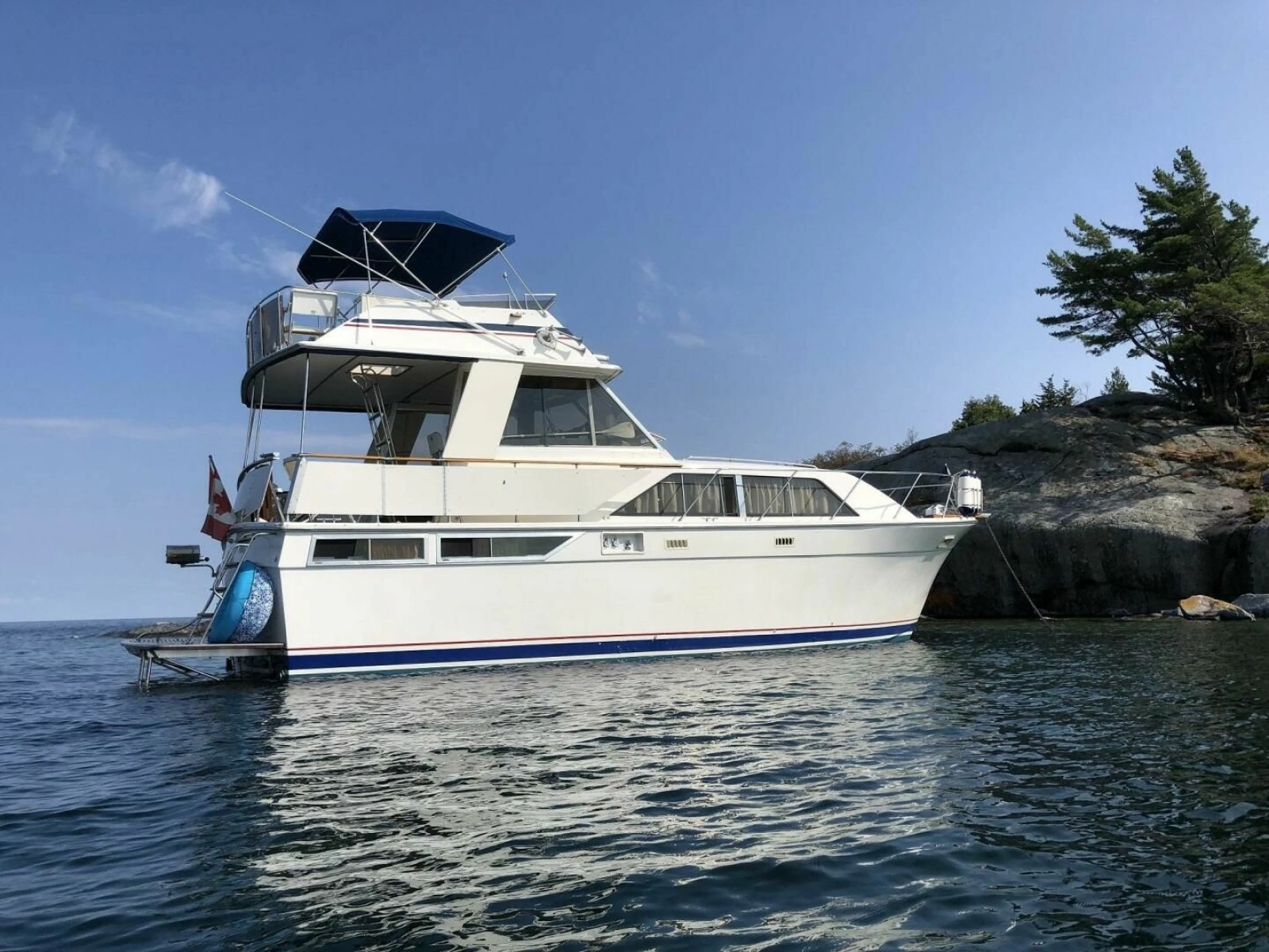 1977 Pacemaker FB Motor Yacht 40